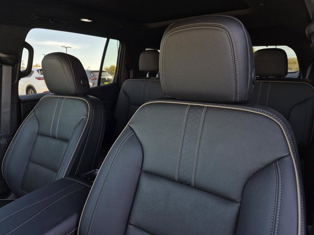 2025 Chevrolet Traverse AWD High Country