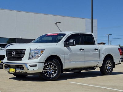 2024 Nissan Titan SV