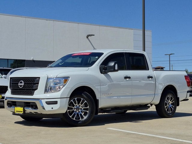 2024 Nissan Titan SV