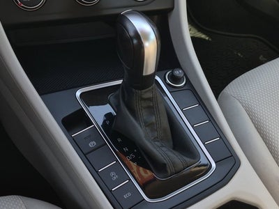 2019 Volkswagen Jetta Base