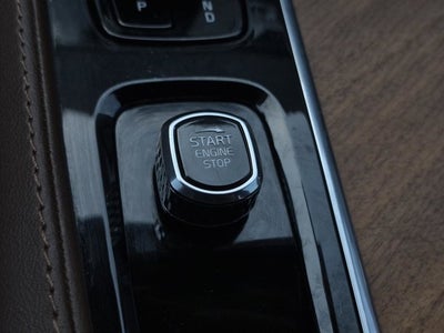 2024 Volvo XC90 Recharge Plug-In Hybrid Plus Bright Theme