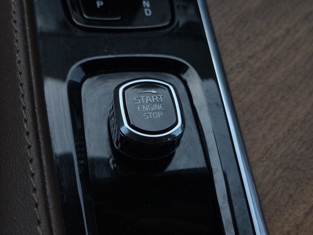 2024 Volvo XC90 Recharge Plug-In Hybrid Plus Bright Theme