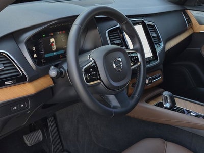 2024 Volvo XC90 Recharge Plug-In Hybrid Plus Bright Theme