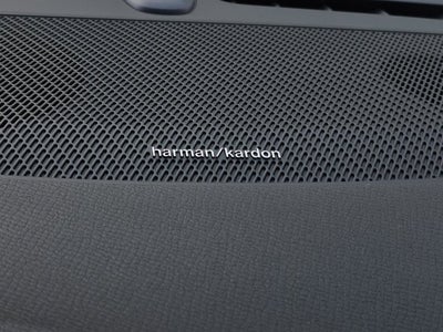 2024 Volvo XC90 Recharge Plug-In Hybrid Plus Bright Theme