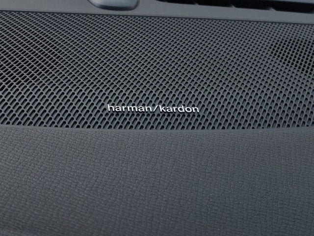 2024 Volvo XC90 Recharge Plug-In Hybrid Plus Bright Theme