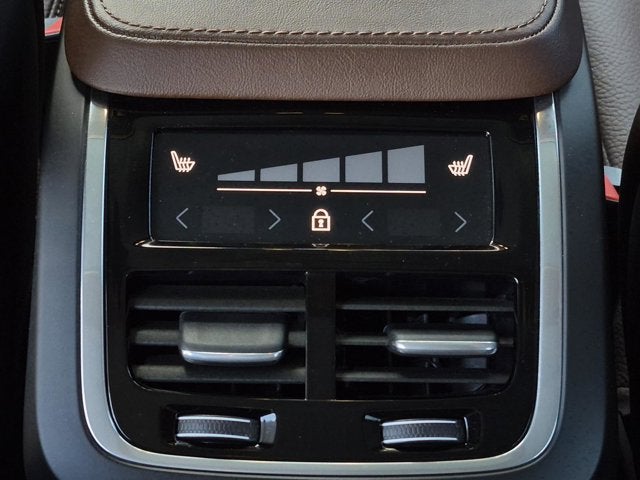 2024 Volvo XC90 Recharge Plug-In Hybrid Plus Bright Theme