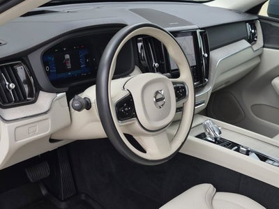 2023 Volvo XC60 Ultimate Bright Theme