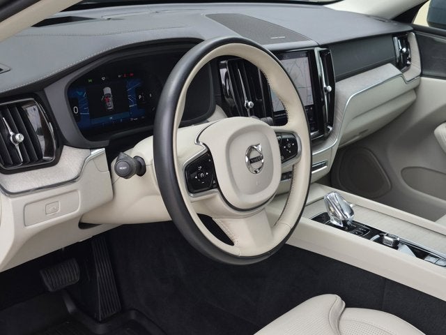 2023 Volvo XC60 Ultimate Bright Theme