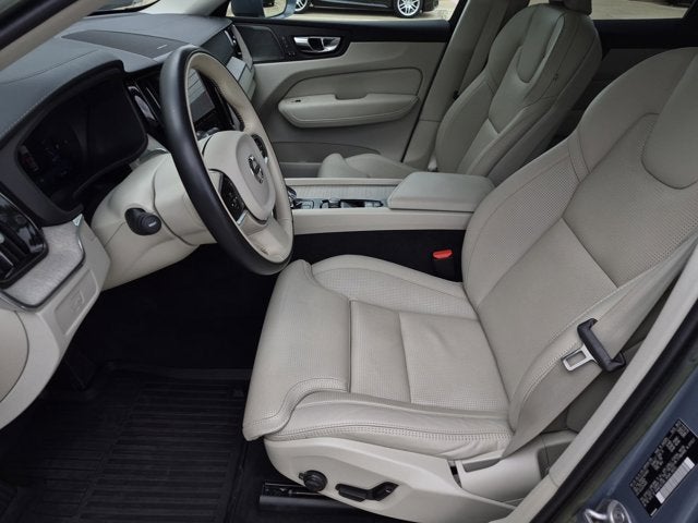 2023 Volvo XC60 Ultimate Bright Theme
