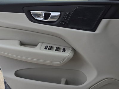 2023 Volvo XC60 Ultimate Bright Theme