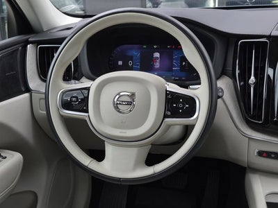2023 Volvo XC60 Ultimate Bright Theme