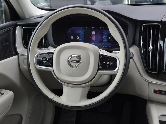 2023 Volvo XC60 Ultimate Bright Theme