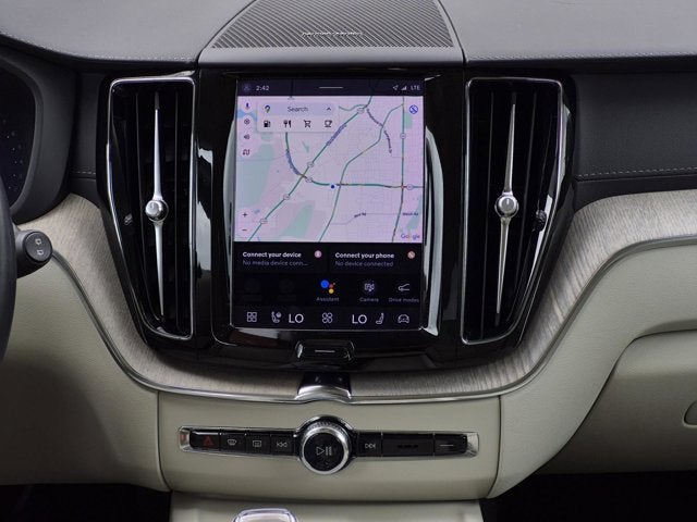2023 Volvo XC60 Ultimate Bright Theme