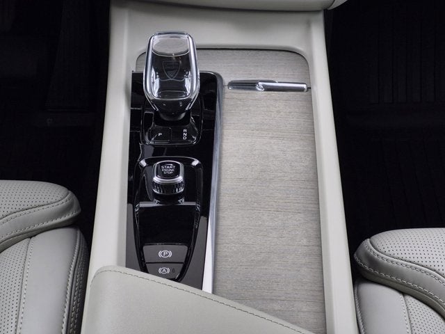 2023 Volvo XC60 Ultimate Bright Theme