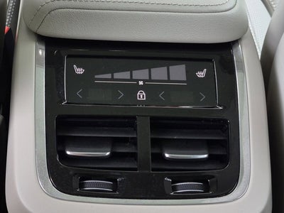 2023 Volvo XC60 Ultimate Bright Theme