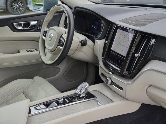 2023 Volvo XC60 Ultimate Bright Theme