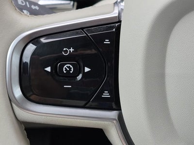 2023 Volvo XC60 Ultimate Bright Theme