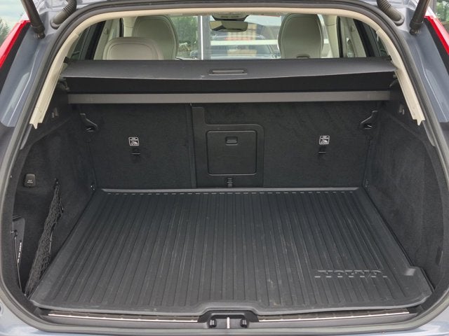 2023 Volvo XC60 Ultimate Bright Theme